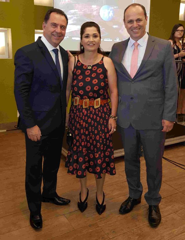 Alexandre Camillo, presidente do Sincor-SP; Rosa Antunes, presidente da Acoplan; e Silvio Toni, presidente do Sindiplanos.