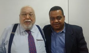 Prof. J. Luiz B. Bandeira (E), Coordenador de Cursos de Pós-Graduação da UNIP e Ivanildo J. M. Sousa (D), CEO da Agência Seg News / Divulgação
