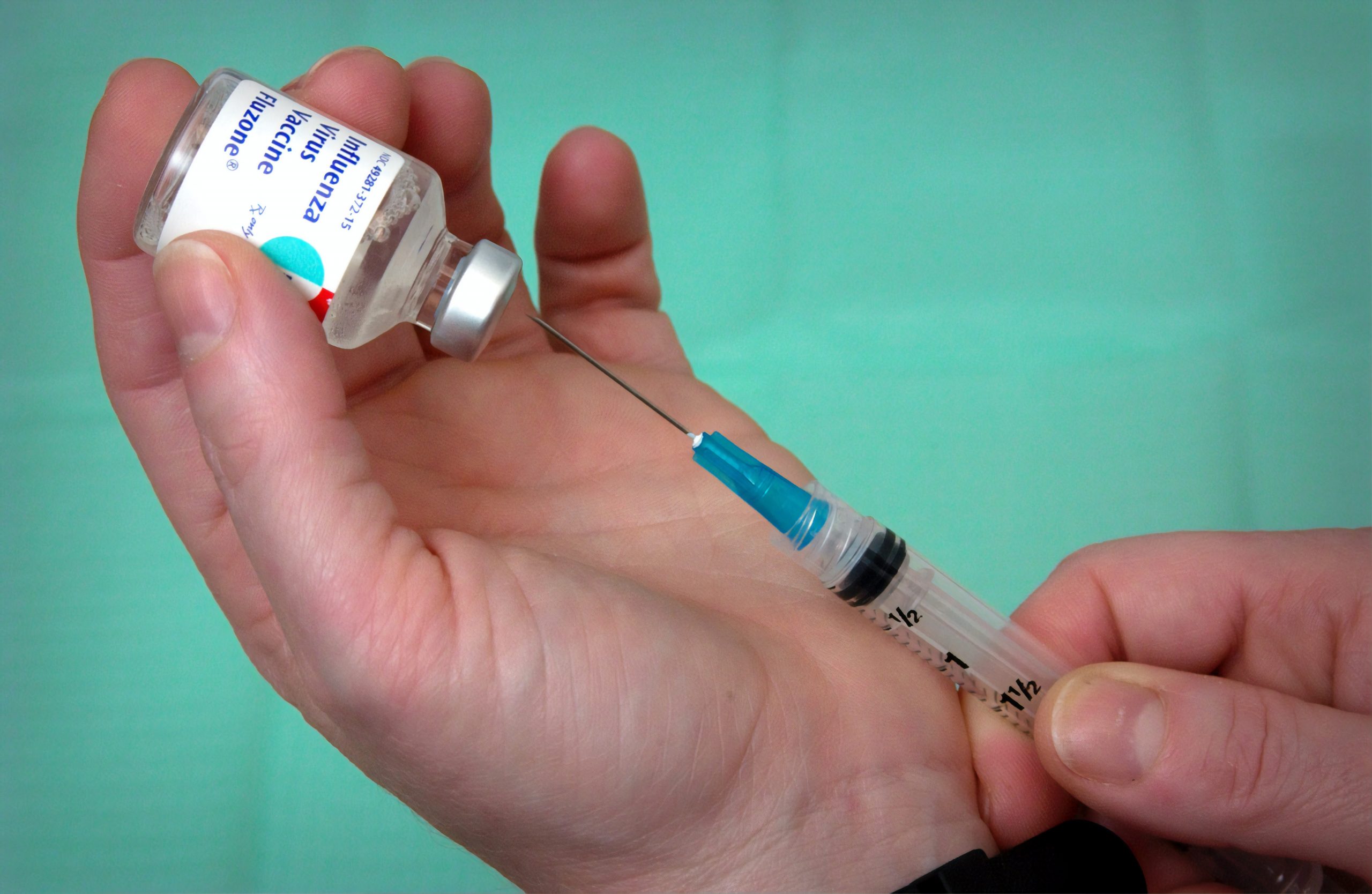 Prevcom promove vacinação de funcionários e familiares contra Influenza A e B