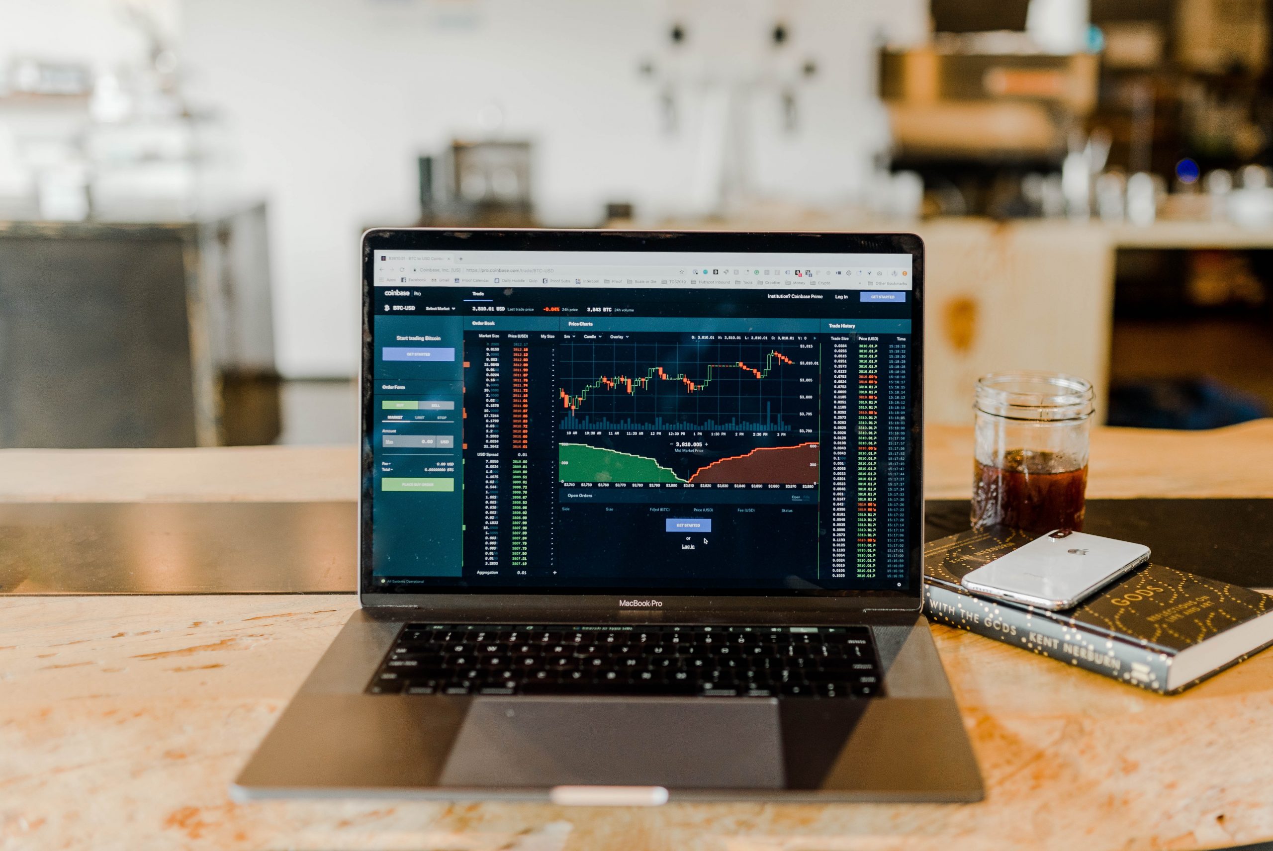 Analista de investimentos analisa opções da semana em renda variável