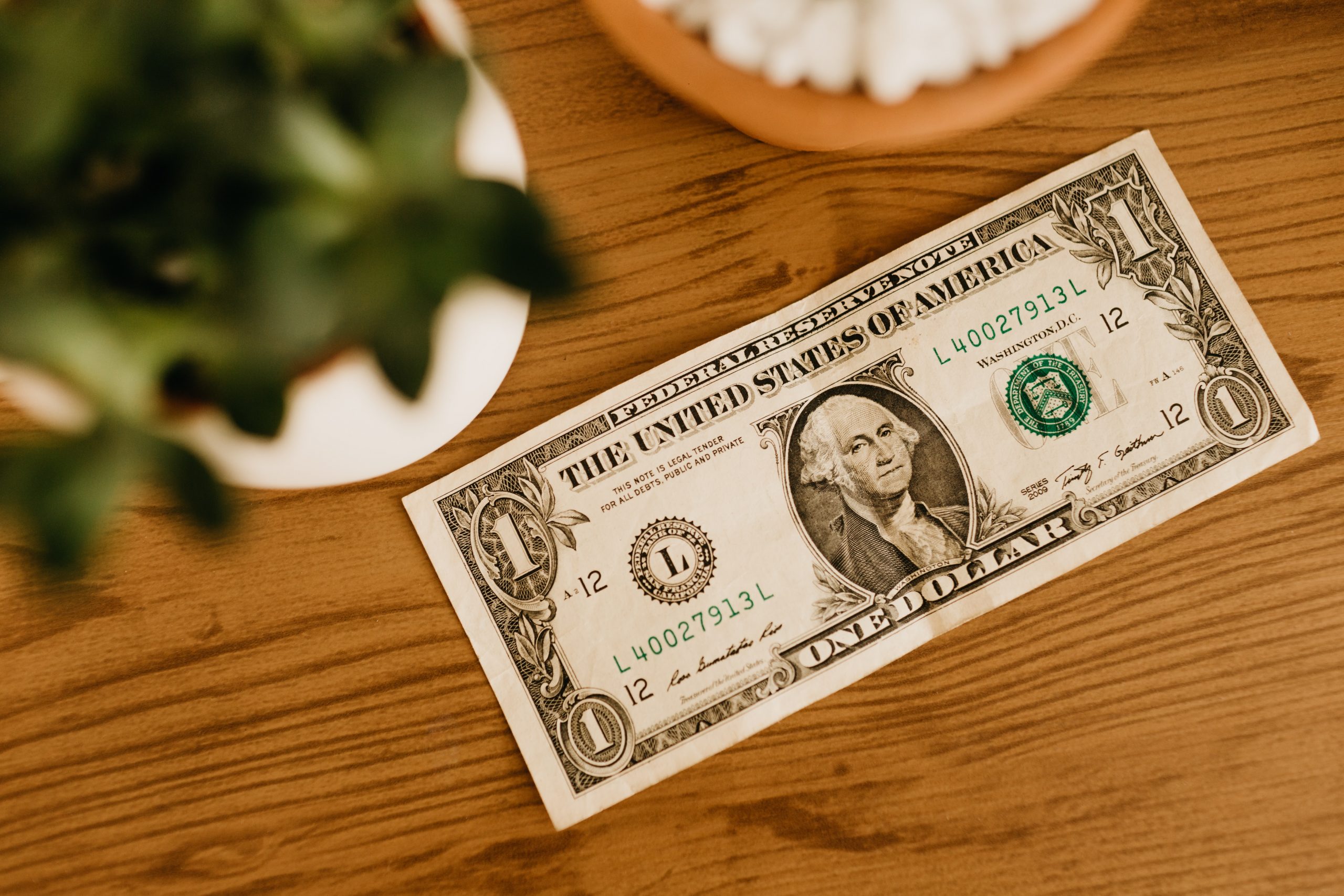 Dólar nominal fecha na segunda maior cotação da história a R$ 5,30