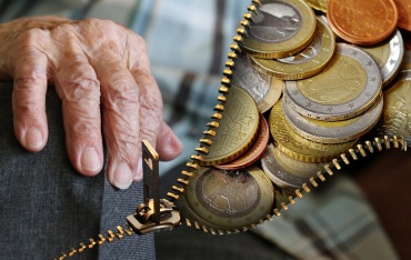 old people, pensioners, pension, money, currency, euro, cash, banknotes, money coins, pension increase, pension reform, old-age pension, germany, pension, pension, pension, pension, pension
