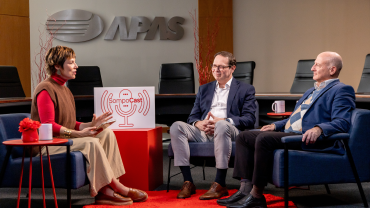 Gloria Vanique, Emerson Resck Bueno (Sompo) e Eduardo Ariel Grunewald (APAS) no primeiro episódio do SompoCast