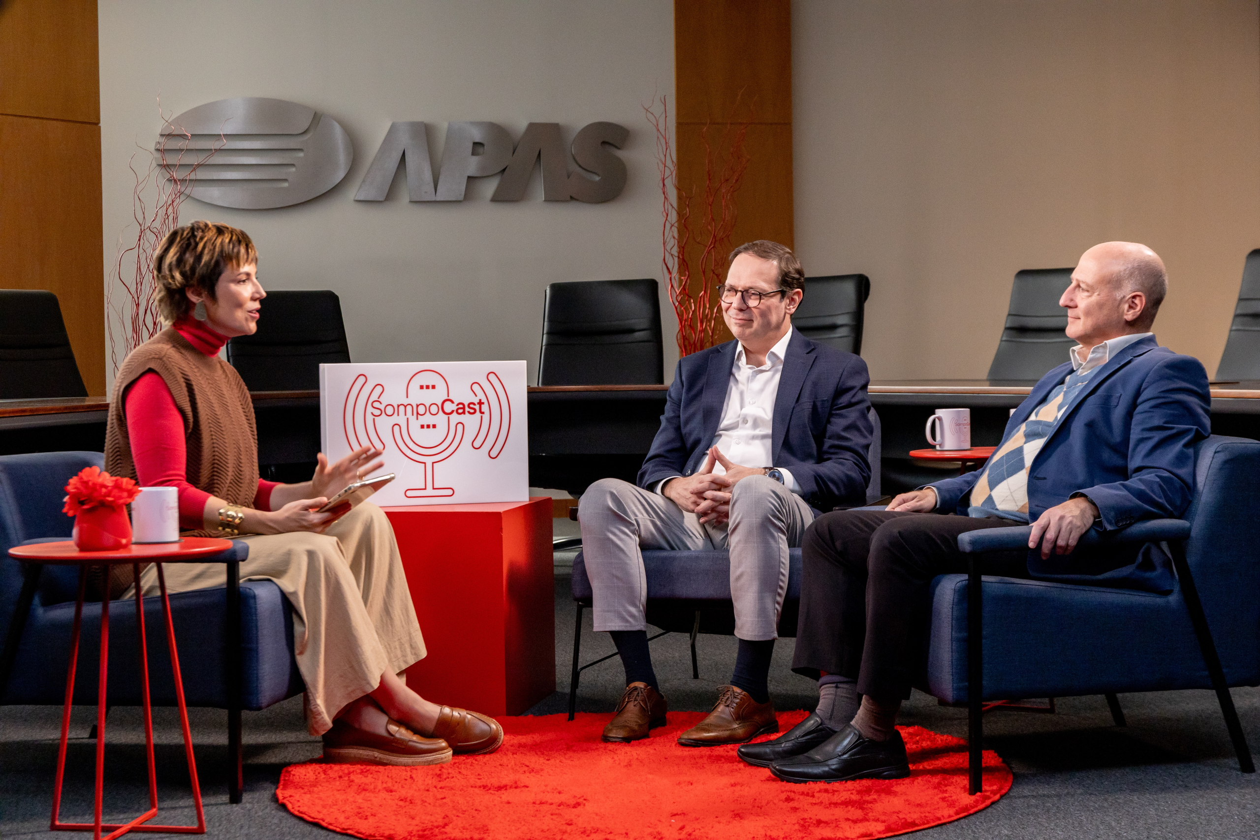 Gloria Vanique, Emerson Resck Bueno (Sompo) e Eduardo Ariel Grunewald (APAS) no primeiro episódio do SompoCast