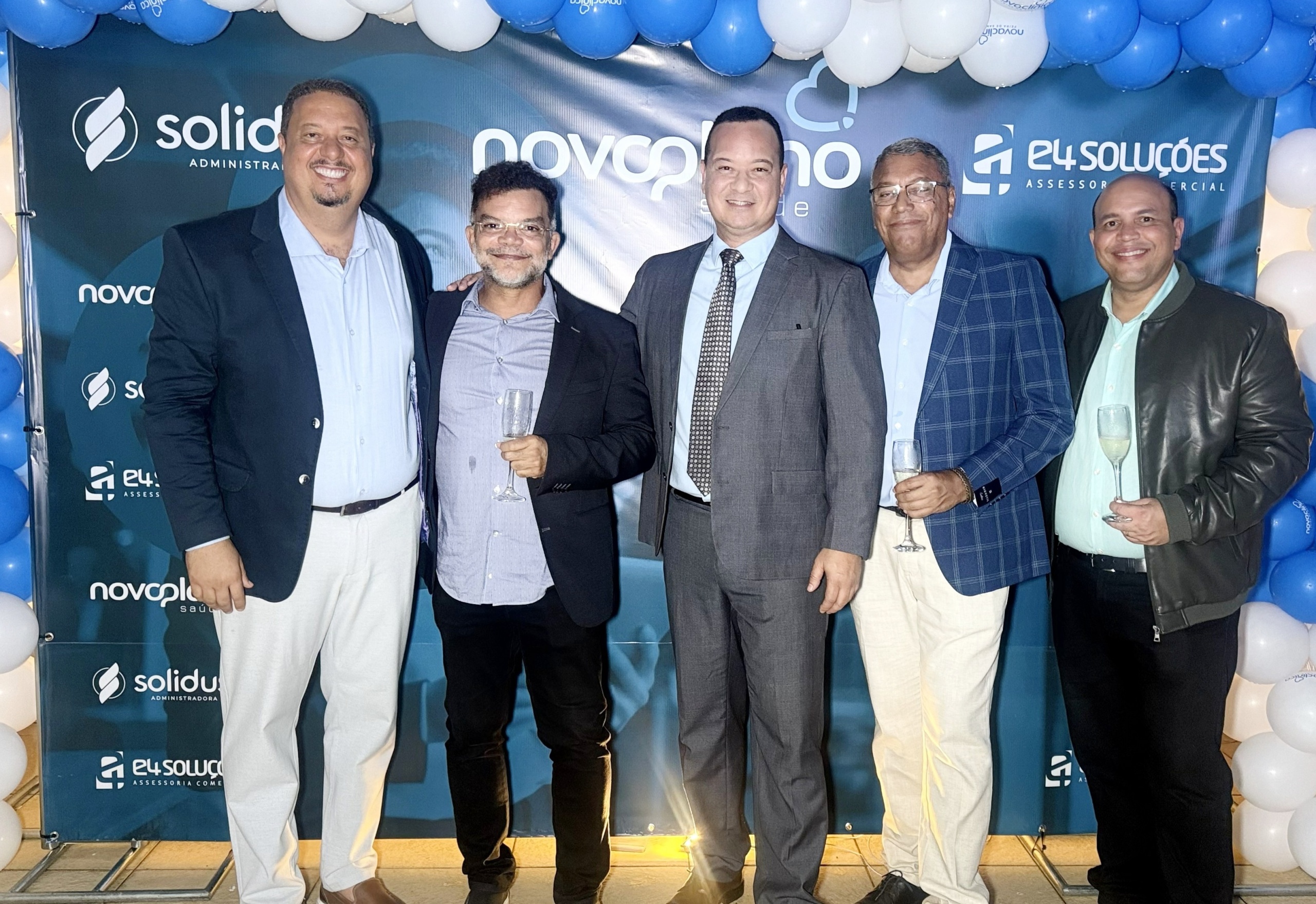 Executivos da NovoPlano, E4 Soluções e Solidus Administradora no lançamento da operadora de saúde em Feira de Santana.