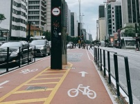 Maio Amarelo: 30% dos motoristas da Justos reduziram a velocidade média após uso do app
