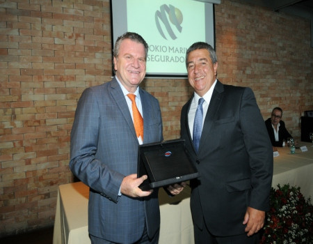 O presidente da Aconseg-RJ, Luiz Philipe Baeta Neves, e o presidente da Tokio Marine, José Adalberto Ferrara, em encontro no Rio de Janeiro