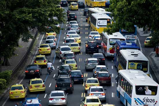 Sexta-feira é o dia com mais colisões de trânsito no Rio de Janeiro