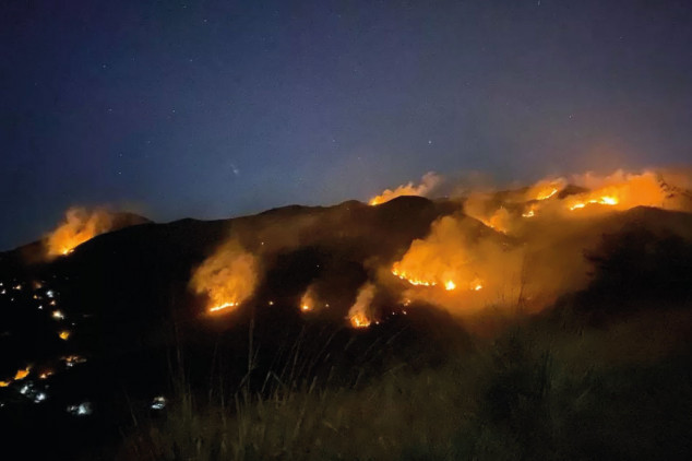 Homem tenta dar golpe no seguro e causa incêndio de grandes proporções, no RJ