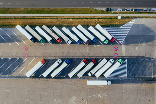 AXA no Brasil alerta para cuidados com transportes na Peak Season / Foto: Marcin Jozwiak / Unsplash